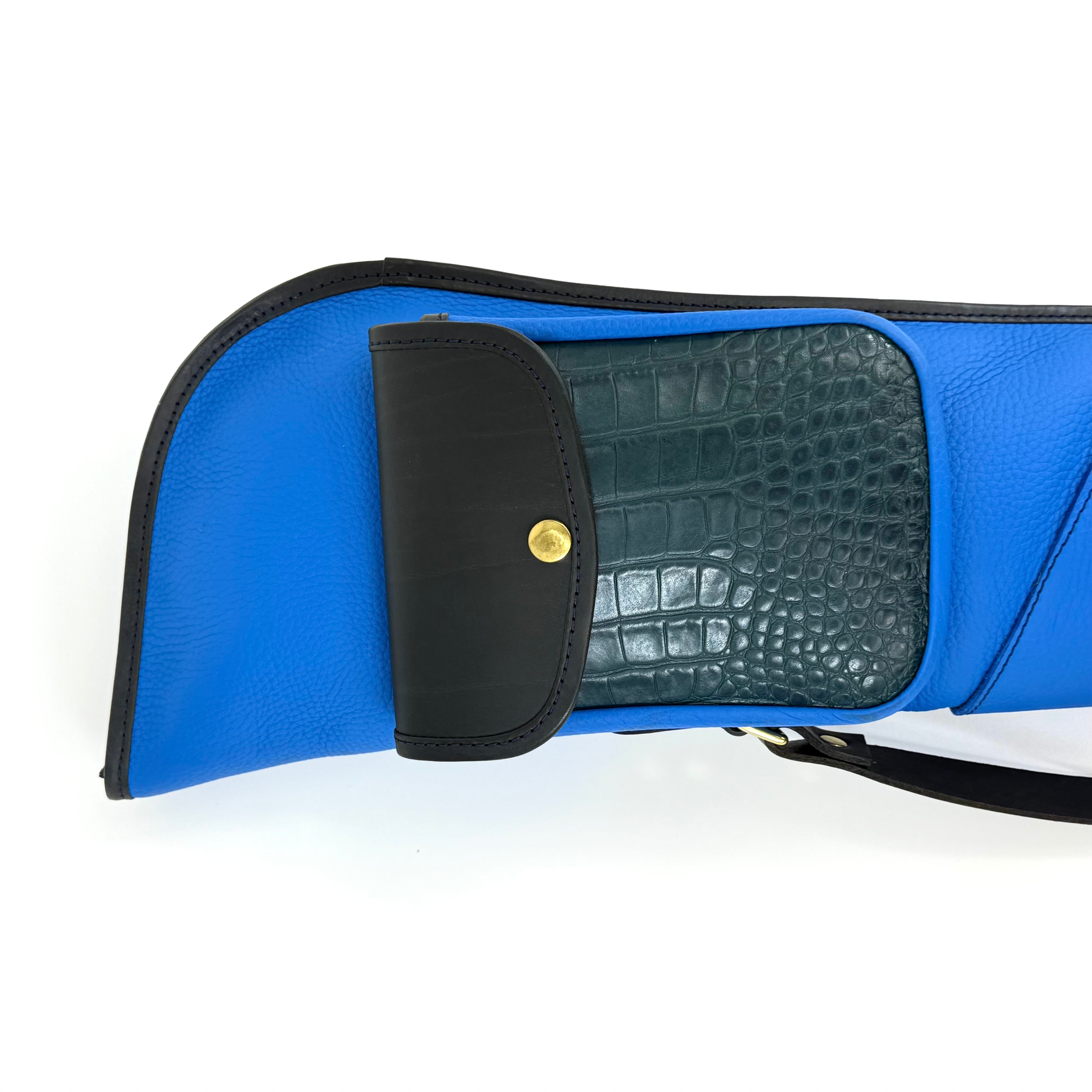 close up of the pouch on the azure gunslip