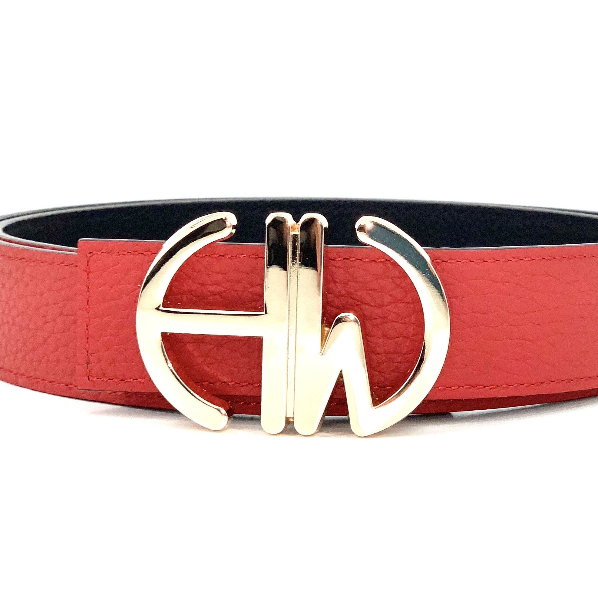 DIANA-RED/DOUBLESIDED BELT close up of belt buckle